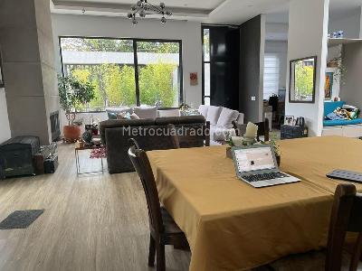 Casa de 4 alcobas en venta en Niza Calatrava, Bogotá, 328 m² · foto 10 de 20