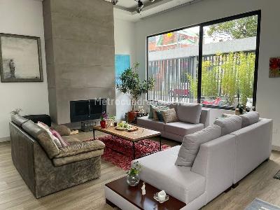 Casa de 4 alcobas en venta en Niza Calatrava, Bogotá, 328 m² · foto 1 de 20