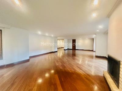 Apartamento de 4 alcobas en venta en Rosales Bella Vista, Bogotá, 248 m² · foto 2 de 20