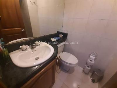 Apartamento de 2 alcobas en venta en Los Rosales, Bogotá, 112 m² · foto 10 de 20