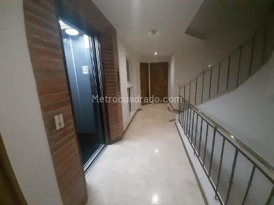 Apartamento de 2 alcobas en venta en Los Rosales, Bogotá, 112 m² · foto 18 de 20