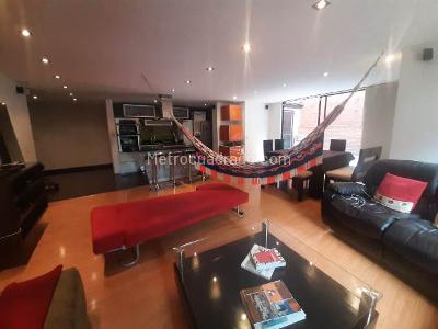 Apartamento de 2 alcobas en venta en Los Rosales, Bogotá, 112 m² · foto 2 de 20