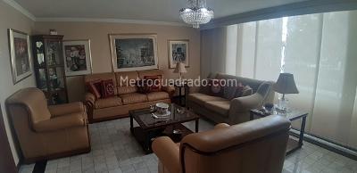 Casa de 4 alcobas en venta en Ilarco, Bogotá, 306 m² · foto 2 de 20