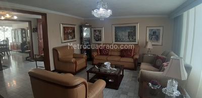 Casa de 4 alcobas en venta en Ilarco, Bogotá, 306 m² · foto 3 de 20