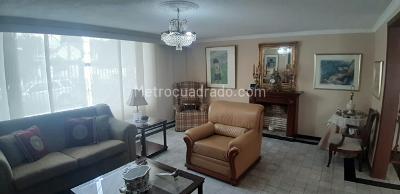 Casa de 4 alcobas en venta en Ilarco, Bogotá, 306 m² · foto 4 de 20