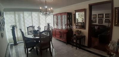 Casa de 4 alcobas en venta en Ilarco, Bogotá, 306 m² · foto 5 de 20