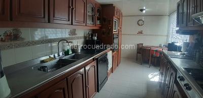 Casa de 4 alcobas en venta en Ilarco, Bogotá, 306 m² · foto 8 de 20