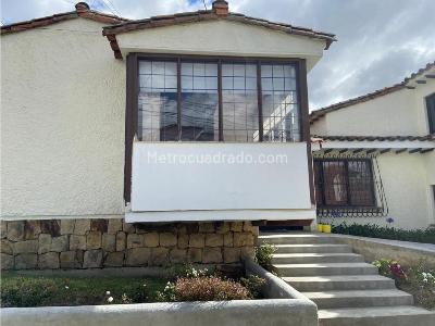 Casa de 4 alcobas en venta en Niza, Bogotá, 258 m² · foto 2 de 20