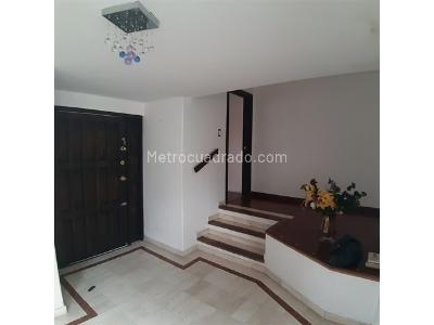 Casa de 4 alcobas en venta en Niza, Bogotá, 258 m² · foto 4 de 20