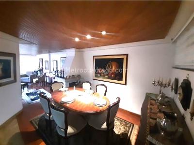 Apartamento de 3 alcobas en venta en Santa Barbara Central, Bogotá, 120 m² · foto 2 de 20