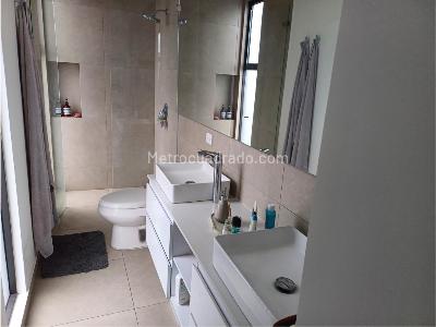 Apartamento de 2 alcobas en venta en Chico, Bogotá, 82 m² · foto 13 de 18