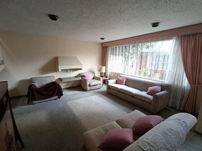 Casa de 4 alcobas en venta en Polo Club, Bogotá, 234 m² · foto 3 de 16