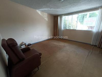 Casa de 4 alcobas en venta en Polo Club, Bogotá, 234 m² · foto 10 de 16
