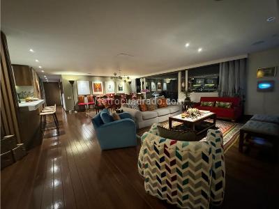 Apartamento de 3 alcobas en venta en Los Rosales, Bogotá, 215 m² · foto 10 de 18