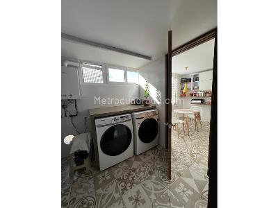 Apartamento de 3 alcobas en venta en Los Rosales, Bogotá, 215 m² · foto 16 de 18