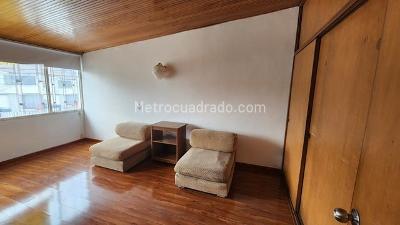 Casa de 4 alcobas en venta en Las Villas Bulevar, Bogotá, 240 m² · foto 17 de 20