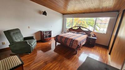 Casa de 4 alcobas en venta en Las Villas Bulevar, Bogotá, 240 m² · foto 14 de 20