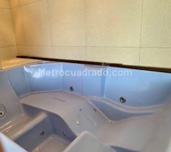 Apartamento de 2 alcobas en venta en Chico Reservado, Bogotá, 164 m² · foto 14 de 20