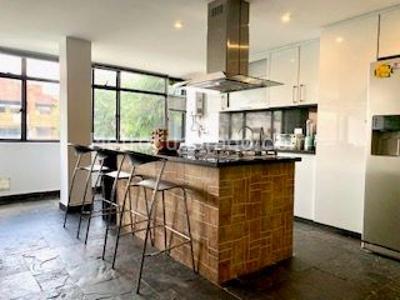 Apartamento de 2 alcobas en venta en Chico Reservado, Bogotá, 164 m² · foto 17 de 20
