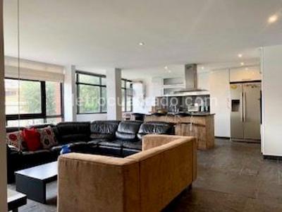 Apartamento de 2 alcobas en venta en Chico Reservado, Bogotá, 164 m² · foto 3 de 20