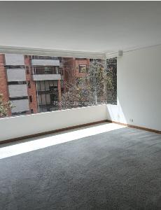 Apartamento de 3 alcobas en venta en Molinos Del Chico, Bogotá, 178 m² · foto 3 de 17
