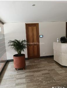 Apartamento de 3 alcobas en venta en Molinos Del Chico, Bogotá, 178 m² · foto 2 de 17