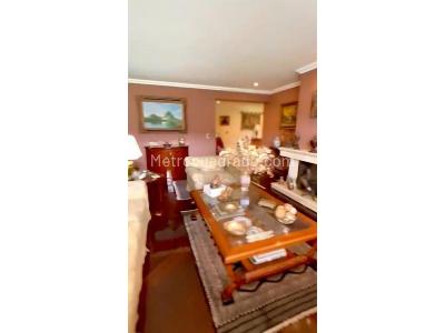 Apartamento de 3 alcobas en venta en La Carolina, Bogotá, 211 m² · foto 4 de 20