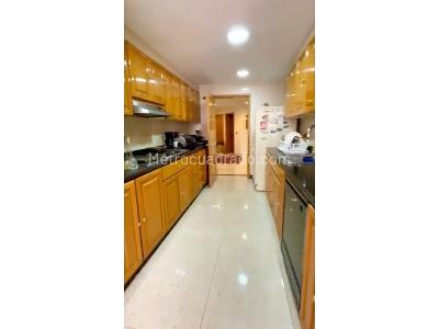 Apartamento de 3 alcobas en venta en La Carolina, Bogotá, 211 m² · foto 8 de 20