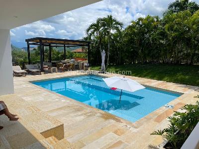 Casa de 4 alcobas en venta en Club Puerto Peñalisa, Girardot, 323 m² · foto 14 de 20