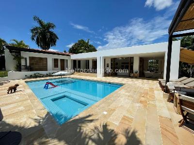 Casa de 4 alcobas en venta en Club Puerto Peñalisa, Girardot, 323 m² · foto 13 de 20