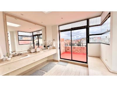 Apartamento de 5 alcobas en arriendo en San Patricio, Bogotá, 378 m² · foto 15 de 17