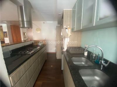 Apartamento en venta en Los Rosales, Bogotá · foto 6 de 18