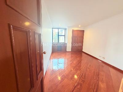 Apartamento de 3 alcobas en venta en La Cabrera, Bogotá, 174 m² · foto 11 de 20