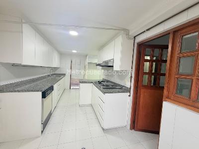 Apartamento de 3 alcobas en venta en La Cabrera, Bogotá, 174 m² · foto 8 de 20