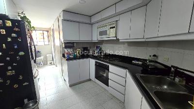 Apartamento de 3 alcobas en arriendo en Los Rosales, Bogotá, 190 m² · foto 6 de 13