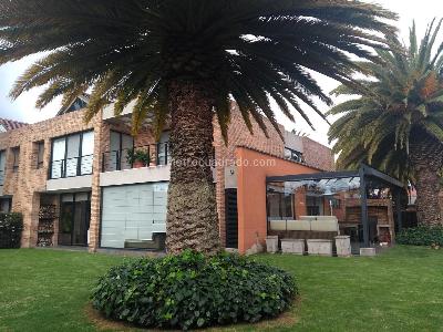 Casa de 3 alcobas en venta en San Jose De Bavaria, Bogotá, 400 m² · foto 1 de 20
