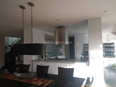Casa de 3 alcobas en venta en San Jose De Bavaria, Bogotá, 400 m² · foto 8 de 20