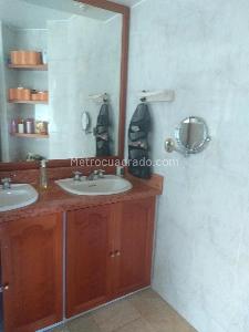 Casa de 3 alcobas en venta en San Jose De Bavaria, Bogotá, 340 m² · foto 2 de 20