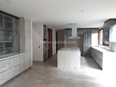 Casa de 5 alcobas en venta en San Jose De Bavaria, Bogotá, 560 m² · foto 12 de 20