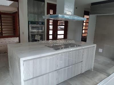 Casa de 5 alcobas en venta en San Jose De Bavaria, Bogotá, 560 m² · foto 13 de 20