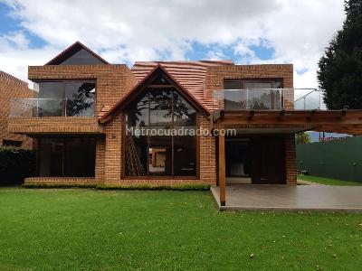 Casa de 5 alcobas en venta en San Jose De Bavaria, Bogotá, 560 m² · foto 2 de 20