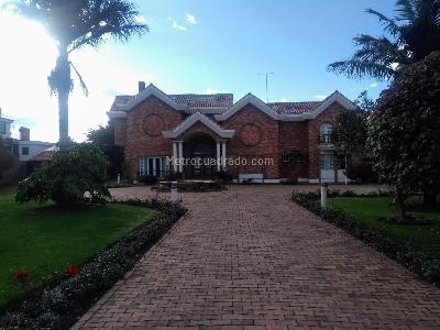 Casa de 4 alcobas en venta en San Jose De Bavaria, Bogotá, 650 m² · foto 4 de 14
