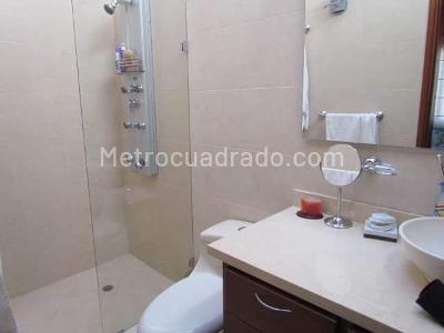 Casa de 5 alcobas en venta en San Jose De Bavaria, Bogotá, 560 m² · foto 6 de 20