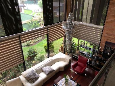 Casa de 5 alcobas en venta en San Jose De Bavaria, Bogotá, 520 m² · foto 2 de 16