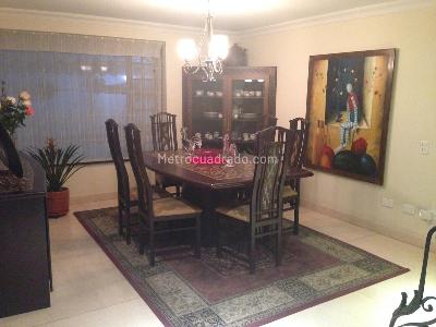 Casa de 4 alcobas en venta en San Jose De Bavaria, Bogotá, 420 m² · foto 3 de 20