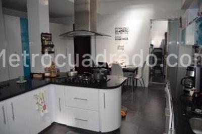 Casa de 4 alcobas en venta en San Jose De Bavaria, Bogotá, 370 m² · foto 20 de 20