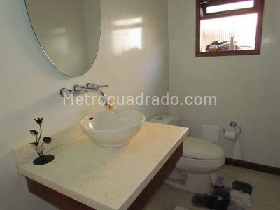 Casa de 5 alcobas en venta en San Jose De Bavaria, Bogotá, 540 m² · foto 9 de 20