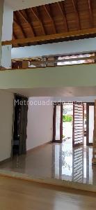 Casa de 5 alcobas en venta en San Jose De Bavaria, Bogotá, 560 m² · foto 3 de 5