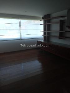 Casa de 4 alcobas en venta en San Jose De Bavaria, Bogotá, 440 m² · foto 9 de 13