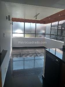 Casa de 4 alcobas en venta en San Jose De Bavaria, Bogotá, 440 m² · foto 3 de 13